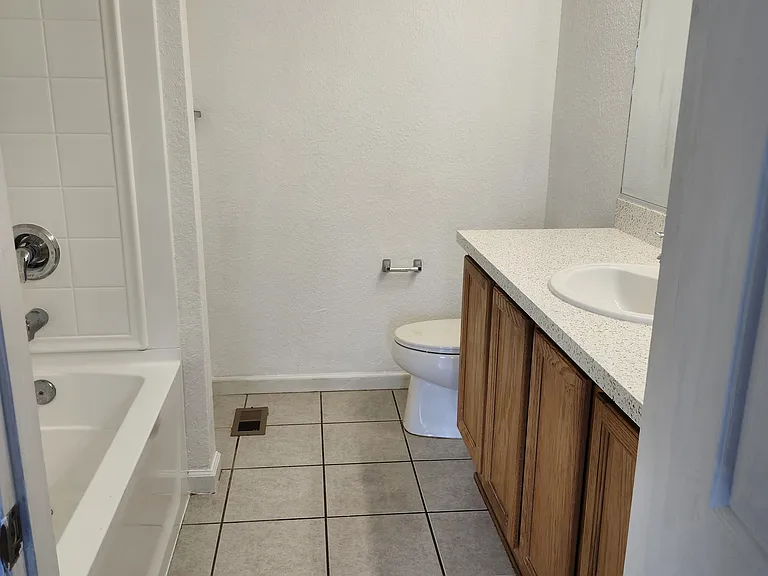 4477 SW 49th Ave — Photo 10
