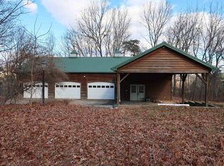 1070 Frog Pond Rd, Staunton, VA 24401