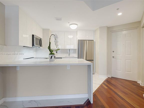 3rd image of 357 Almeria Ave APT 1506