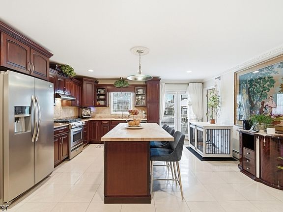 5th image of 800 Delalla Ter