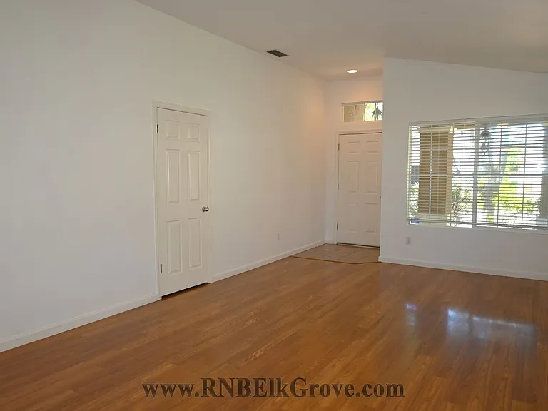 9142 Eastpointe Ct — Photo 6