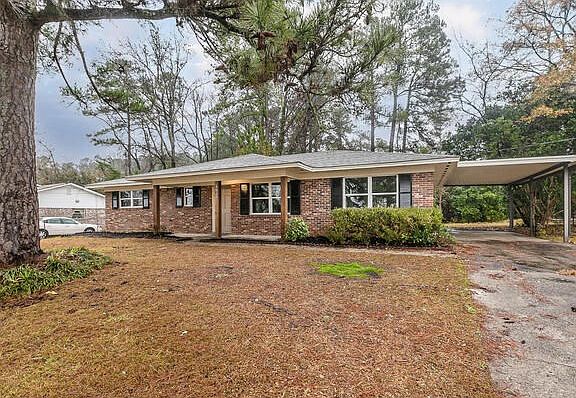5th image of 4029 Sweetbriar Dr