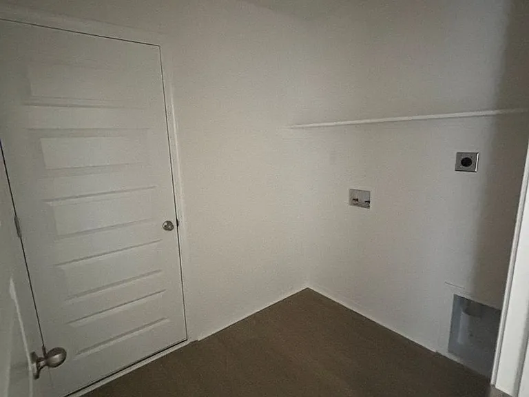 350 Moonlight Graham Blvd — Photo 12