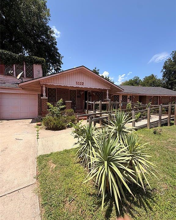 1st image of 1117 Carverdale Dr