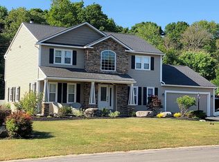 4870 Excalibur Dr, Syracuse, NY 13215