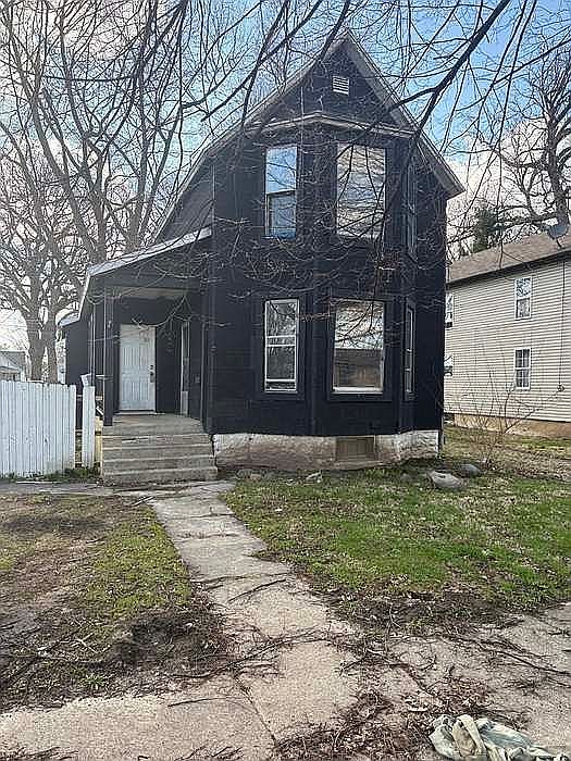1st image of 338 N 6th Ave