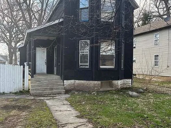 338 N 6th Ave, Kankakee, IL 60901