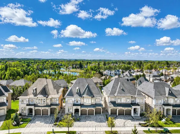 15 Finesse Ct, Richmond Hill, ON L4E 0W7