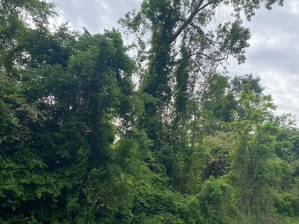 1365 Hall Rd, Macon, GA 31210