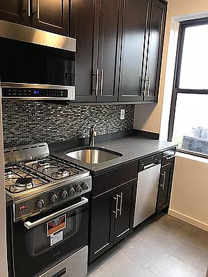 3rd image of 125 Christopher St APT 6H