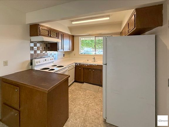 3rd image of 825 El Caminito