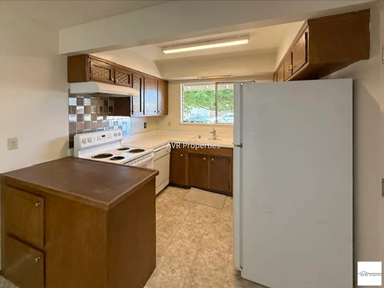 825 El Caminito — Photo 3