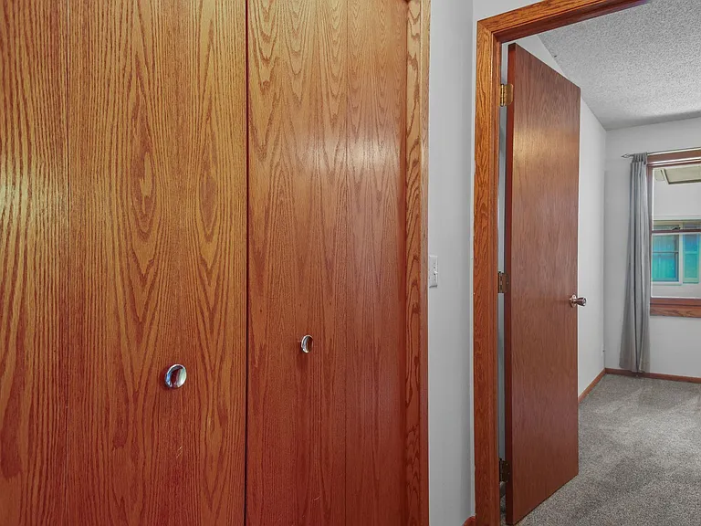 18669 Clear View Ct — Photo 4