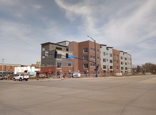 401 SE 6th St, Des Moines, IA 50309