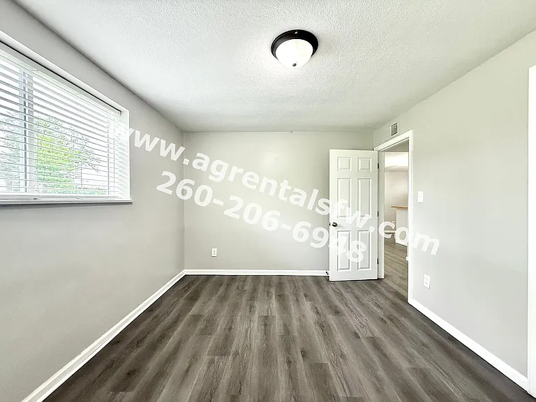 4917/4919 Northcrest — Photo 29