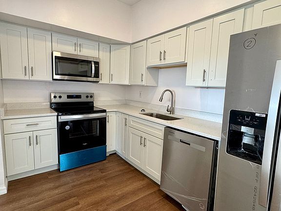 4th image of 275 N Hilltop Dr #275