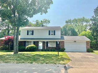 410 Holliston Rd, Akron, OH 44333