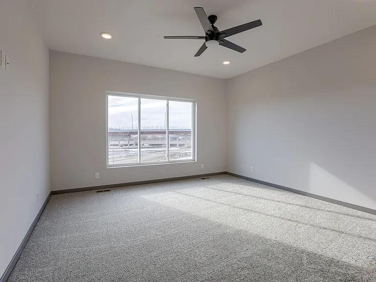 18467 Greenleaf St — Photo 10