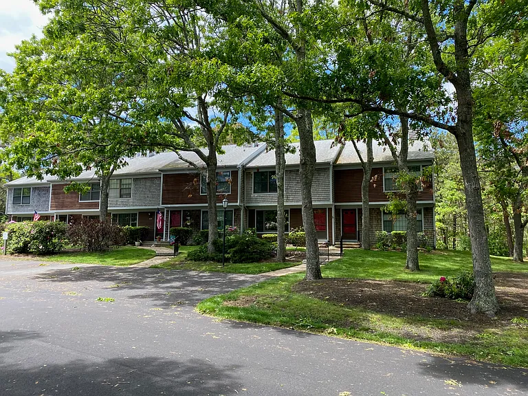 195 Falmouth Rd #12E — Photo 1