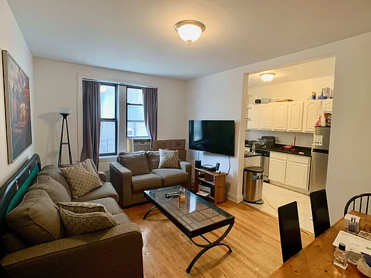 Rented by Building Equity Real Estate LLC | media 11