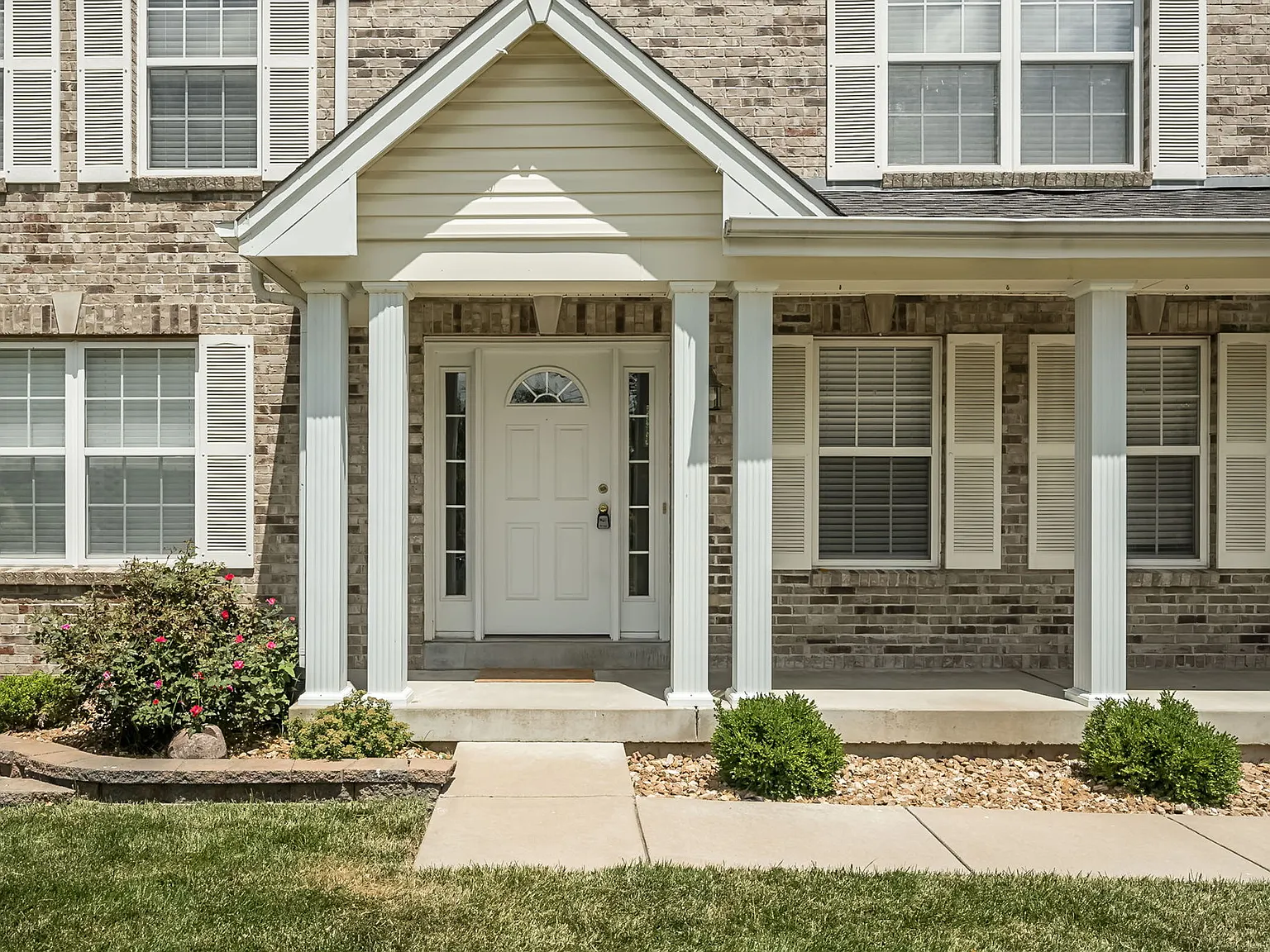 4 bed, 3.5 bath, 3042 sqft, $3,200 — Photo 2