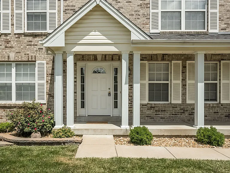 1111 Landing Place Dr — Photo 2