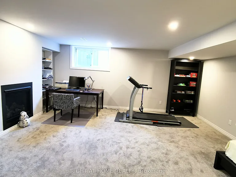 321 Lysander Pl — Photo 16