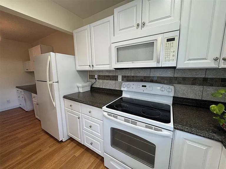 2100 NE 38th St #138 — Photo 19