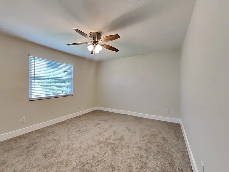 542 Verbena Ct — Photo 12