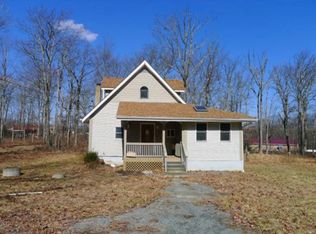 117 Nichecronk Rd, Dingmans Ferry, PA 18328