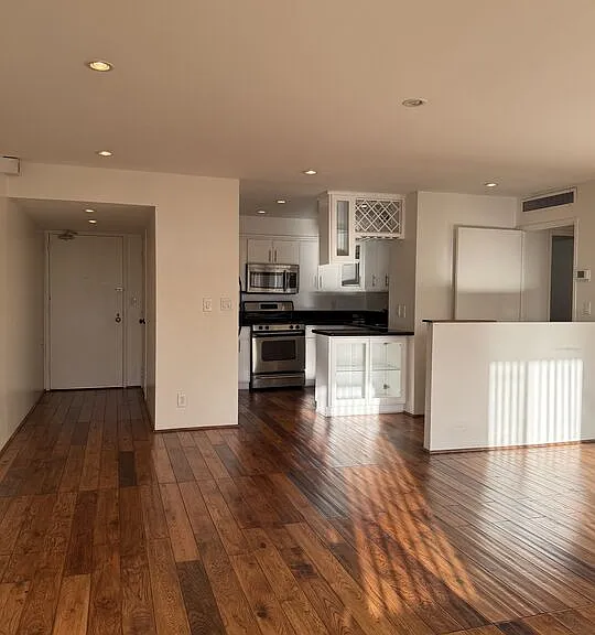 800 W 1st St #3105 — Photo 11