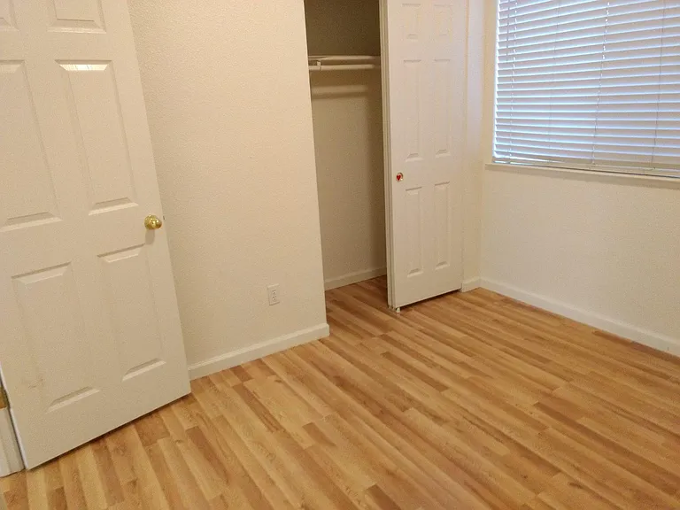 7964 Robinson Dr — Photo 5