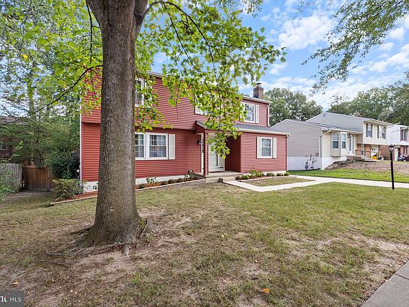 2nd image of 7917 Parke West Dr