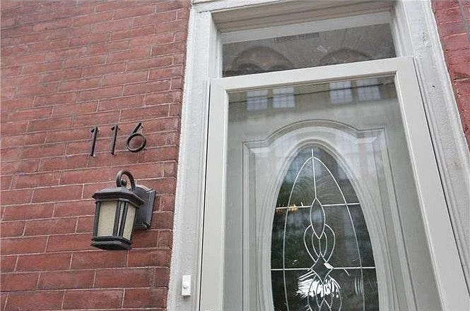 Front door/ Storm door