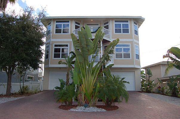 1st image of 551 Baywood Dr S