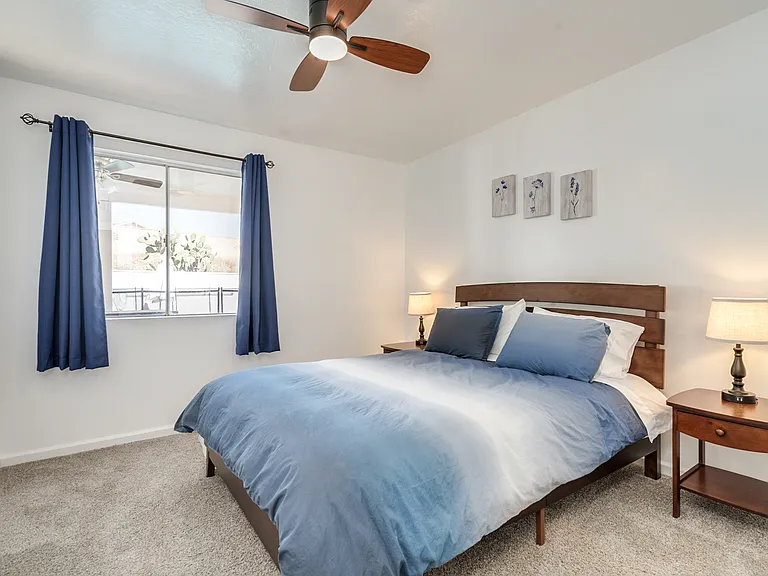 E Celeste Dr — Photo 21
