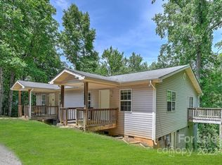 75 Carrion Ln, Candler, NC 28715