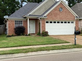 1095 Breezy Valley Dr, Cordova, TN 38018