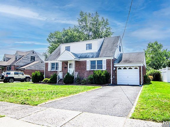 2nd image of 40 Westwood Dr