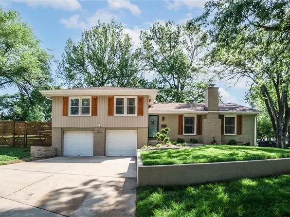 2923 Cheyenne Cir, Kansas City, MO 64116