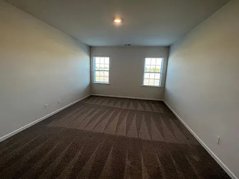 2148 Vanderlyn St — Photo 16