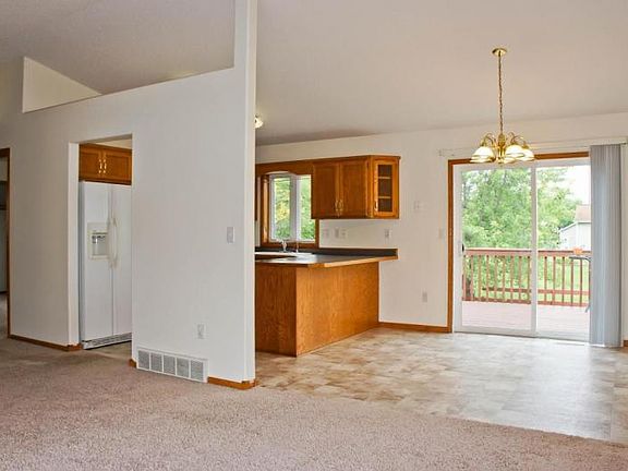 5th image of 1127 4th Ave E