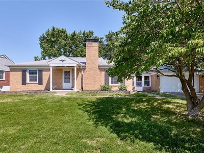 1 Locust Dr, Florissant, MO, 63031