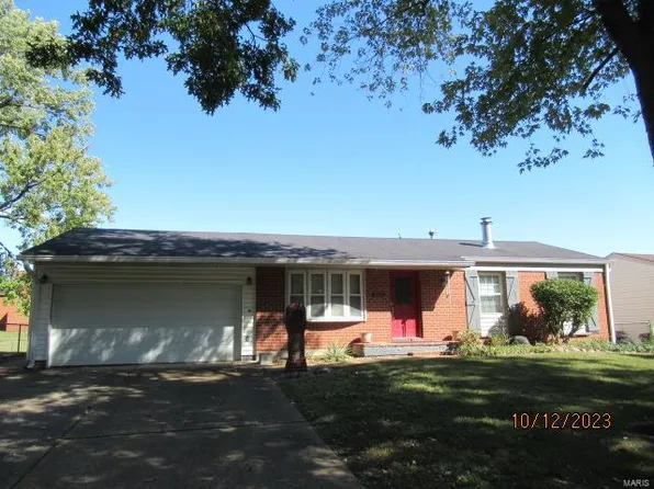 2005 Gerard Park Ln, Hazelwood, MO 63042