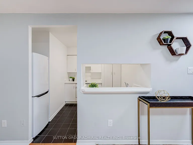 1055 Bay St #716 — Photo 11