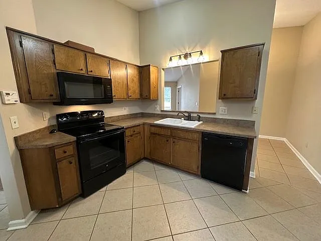 1719 Folkstone Rd — Photo 8