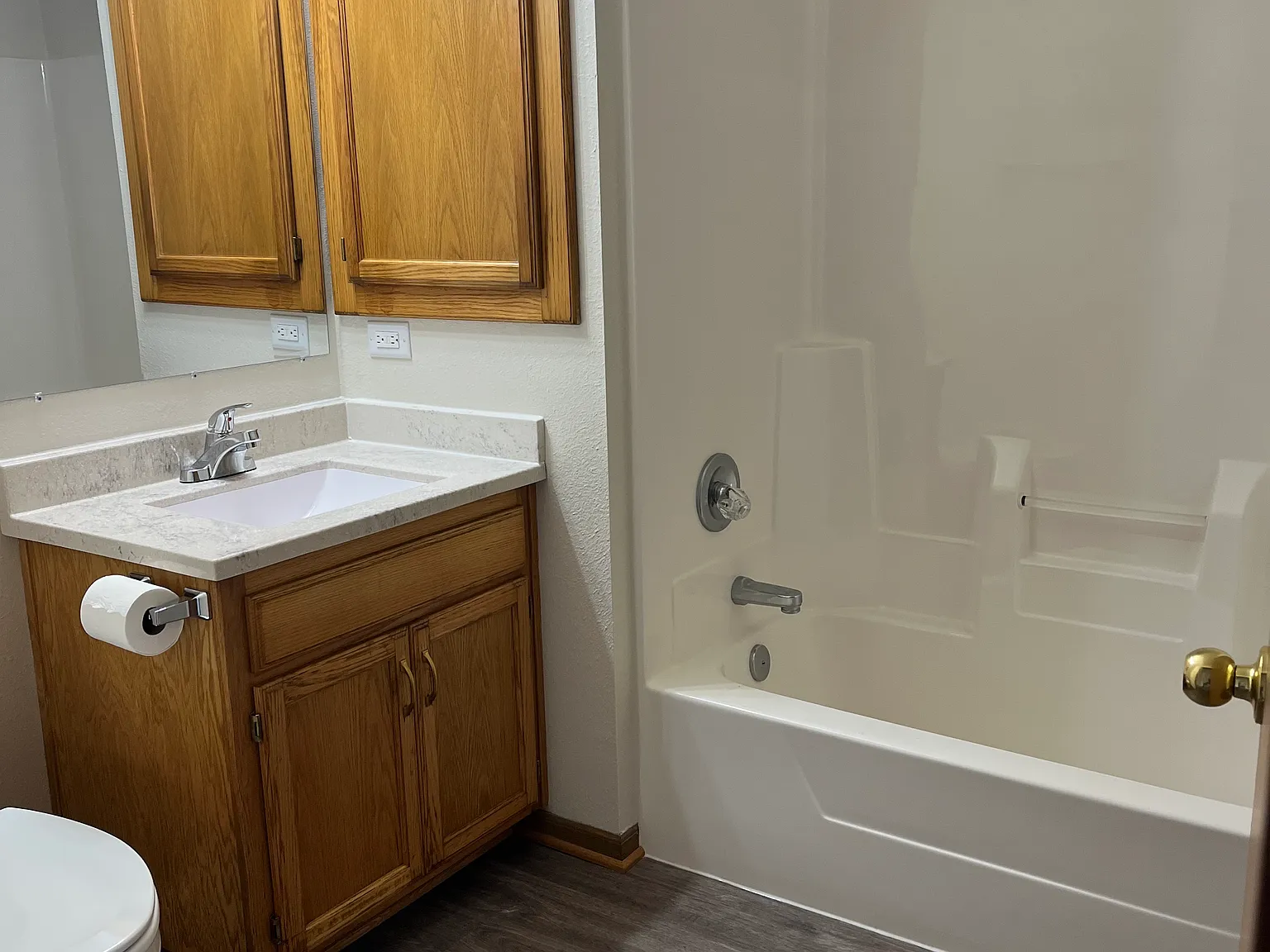 2 bed, 860 sqft, $900 — Photo 4