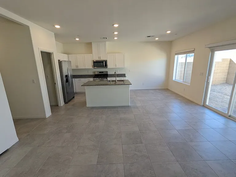 7071 Alabaster Peak St — Photo 4