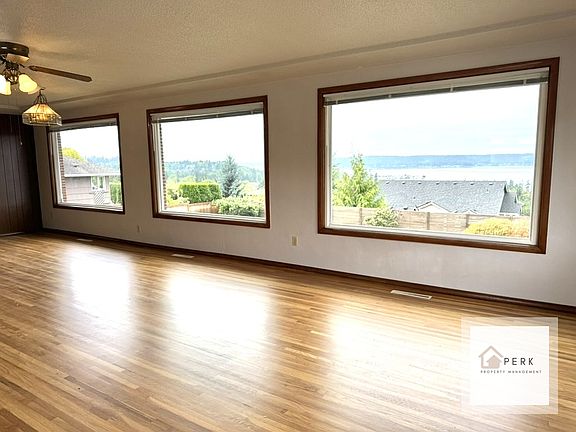 5th image of 1310 S Mountain View Ave