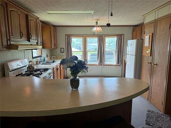 5th image of 1529 Lee Ln